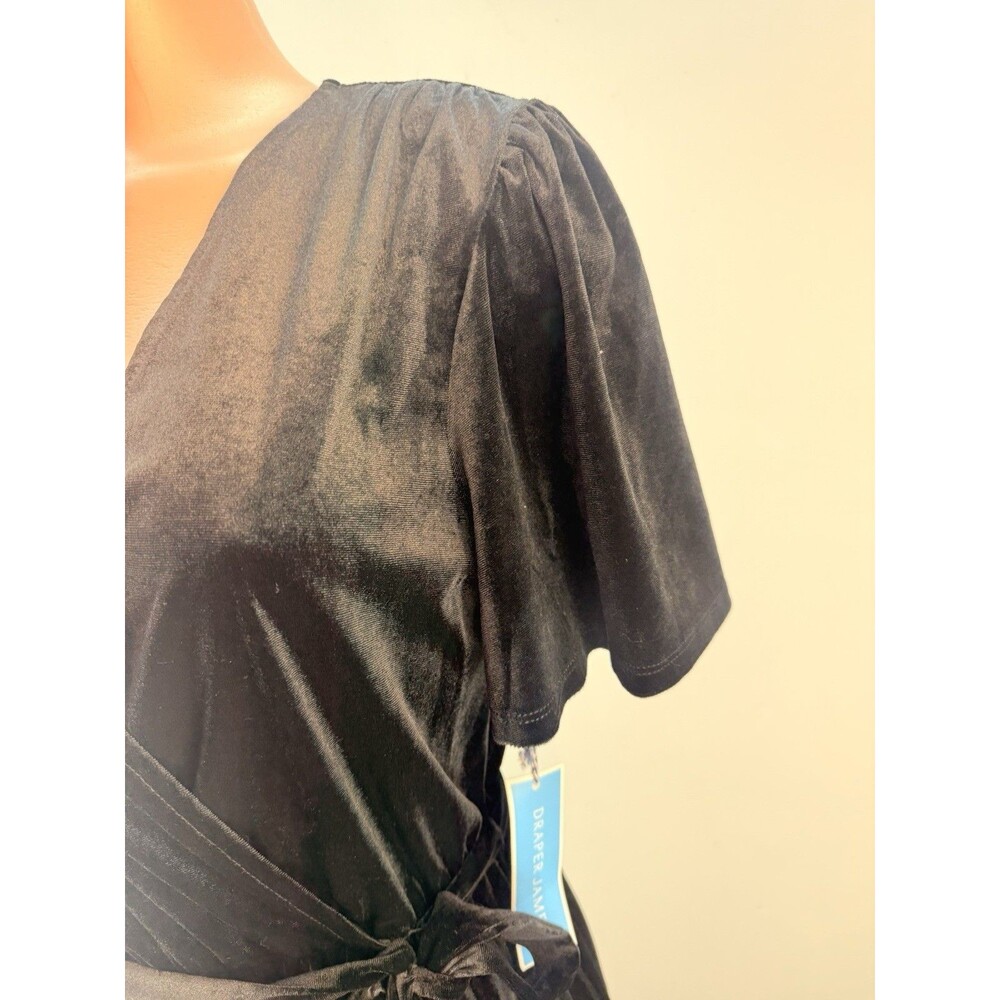 Draper James Black Velvet Wrap Dress Size M Short  Sleeve W/Pockets - Picture 9 of 16